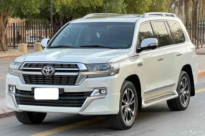 تويوتا لاندكروزر GXR2021 فل سعودي 7