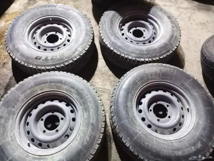 جنوط هلل جيب 5 مسمار مع كفراتها تاريخ 23 1