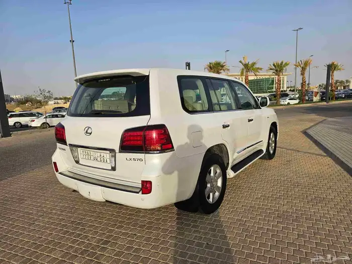 جيب لكزس 2010 lx570 مستخدم أول 3