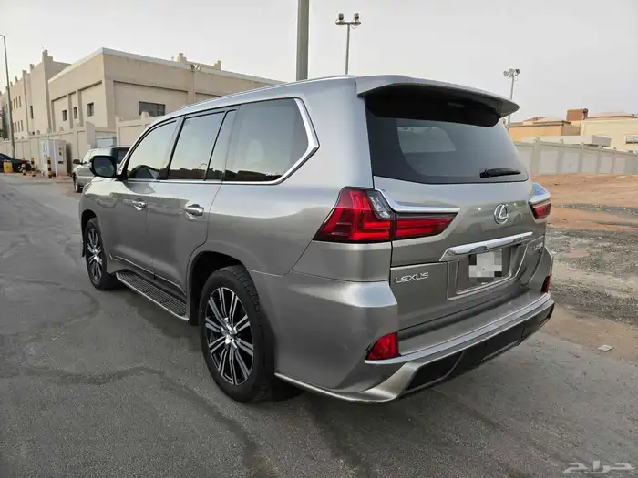 لكزس LX570 موديل 2018 5