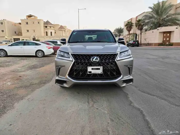 لكزس LX570 موديل 2018 0