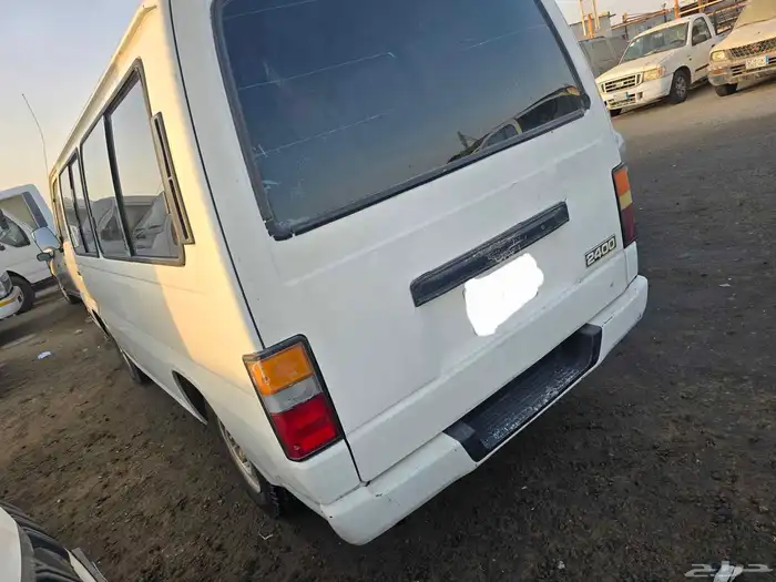 باص نيسان 3
