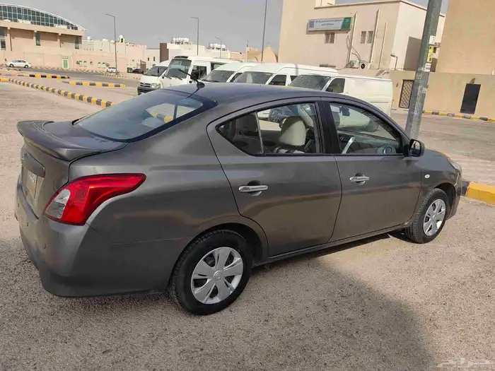 نيسان سيارة صني 0