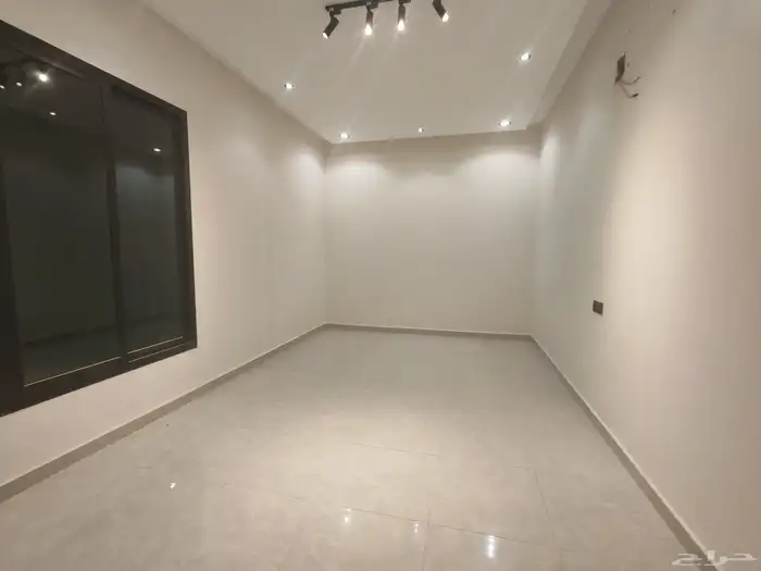 دور أرضي للايجار حي طويق 9