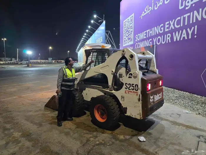 بوب كات للإيجار مع كامل الوراق و سواق نظامي bobcat for rent 6