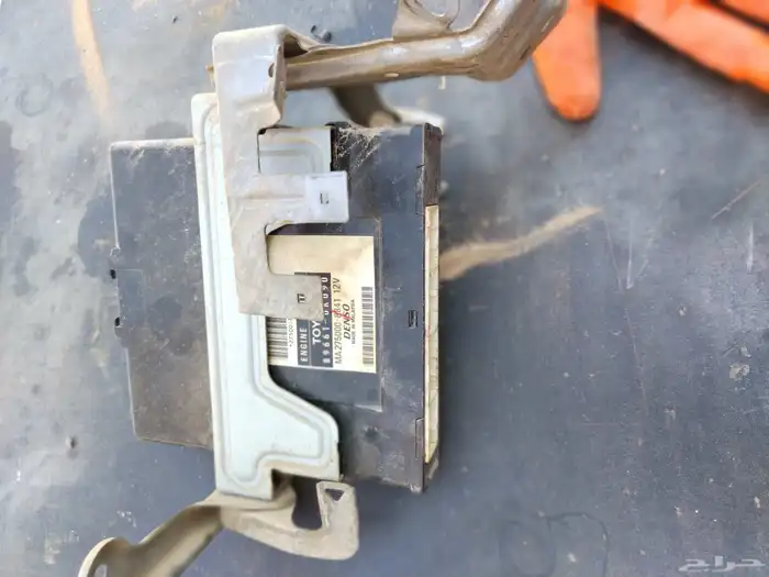 هايلكس 2011 قطع غيار 6