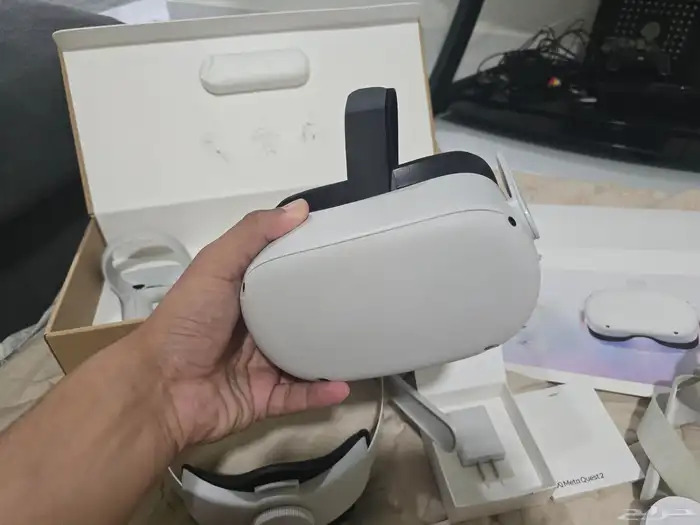 نظارة الواقع الافتراضي qculus meta quest 2 للبيع 1