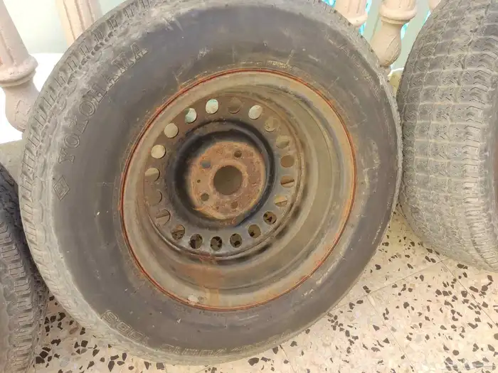 جنوط هايلوكس للبيع مقاس 15 11