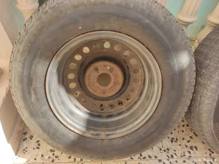 جنوط هايلوكس للبيع مقاس 15 12