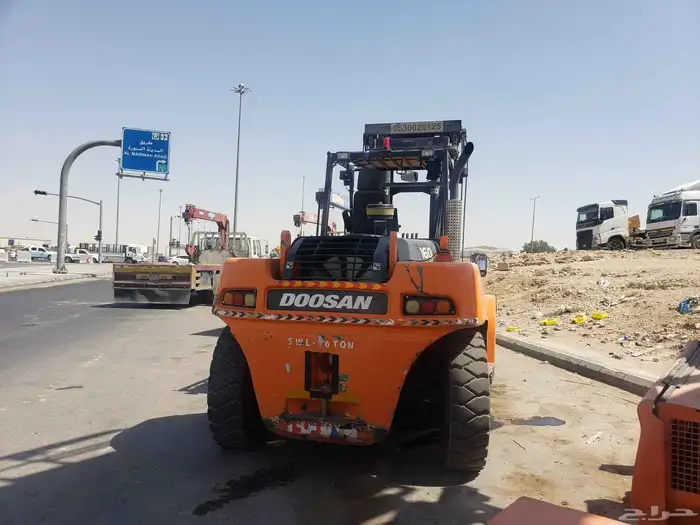 تاجير معدات رافعات شوكية كرينات فور كلفت سيزرات ببكات لليجار 8