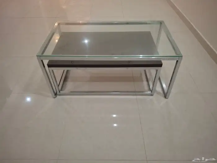 طاوله تقديم توضع في وسط الغرفه 3