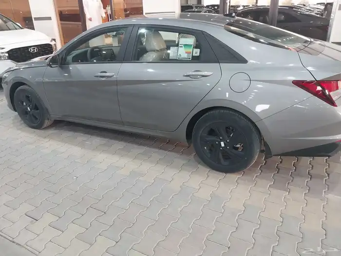 للبيع هونداي النترا موديل 2023 2