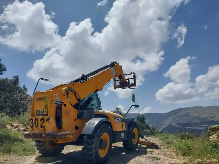 أبو فارس لجميع المعدات اللايجار يومي شهري سنوي في الرياض جده 3