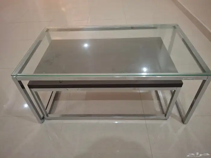 طاوله تقديم توضع في وسط الغرفه 0