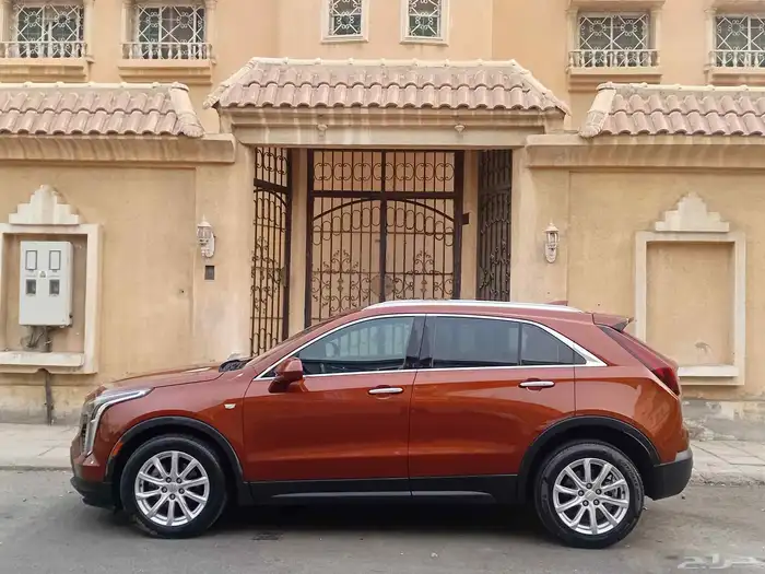 كاديلاك xt4 2019 7