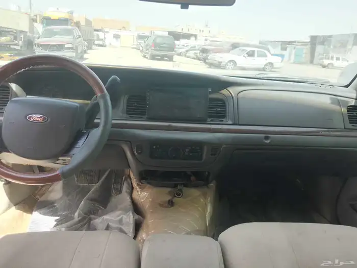 قطع تشليح فورد فكتوريا 2008 4