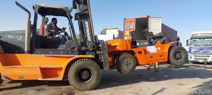 رافعة شوكيه ثلاثه طن للايجار الشهري اليومي المشاوير 1