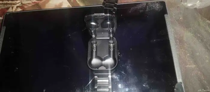 ساعه مع سماعه بلوتوث جديده 0
