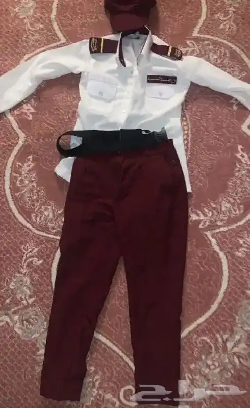معي بدلة حارس أمن للبيع الى يبغى يتواصل 0