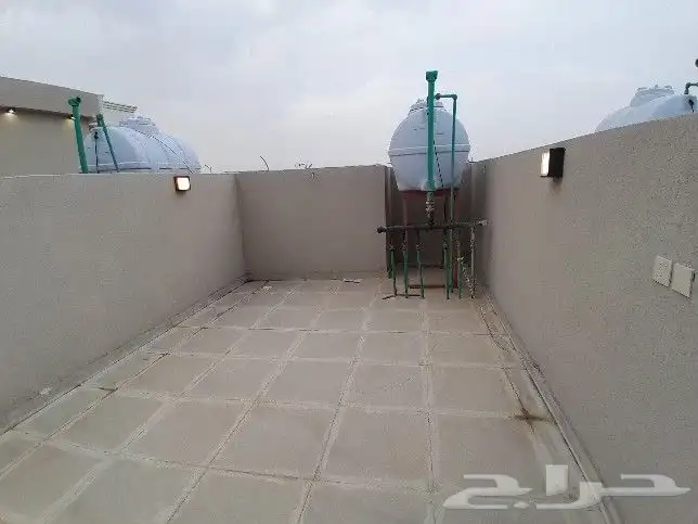 للبيع شقه دور ثاني مصعد راكب جاهز تشطيب VIPمقابل كبري المطار 22