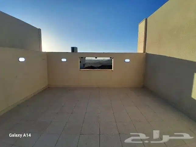 للبيع روف علوي مع ملحق تشطيب راقي قرب نادي ضمك خلف المطار 26