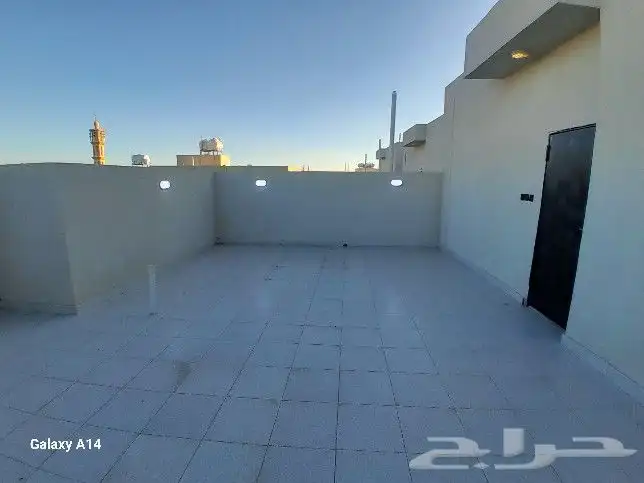 للبيع روف علوي مع ملحق تشطيب راقي قرب نادي ضمك خلف المطار 27