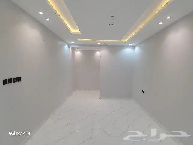 للبيع روف علوي مع ملحق تشطيب راقي قرب نادي ضمك خلف المطار 19