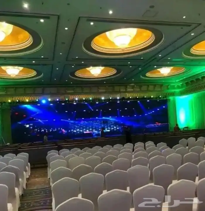 شاشات_عرض عملاقه.. بجميع معداتها. 2