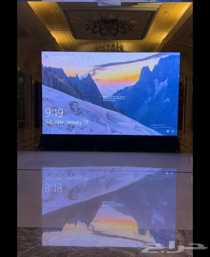 شاشات_عرض عملاقه.. بجميع معداتها. 4
