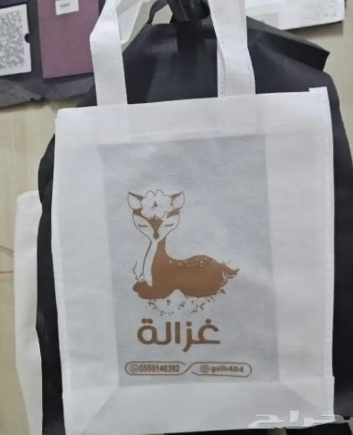 طباعة وتركيب ستكر للسيارات وطباعة هدايا دعائية وطباعة اكياس 48