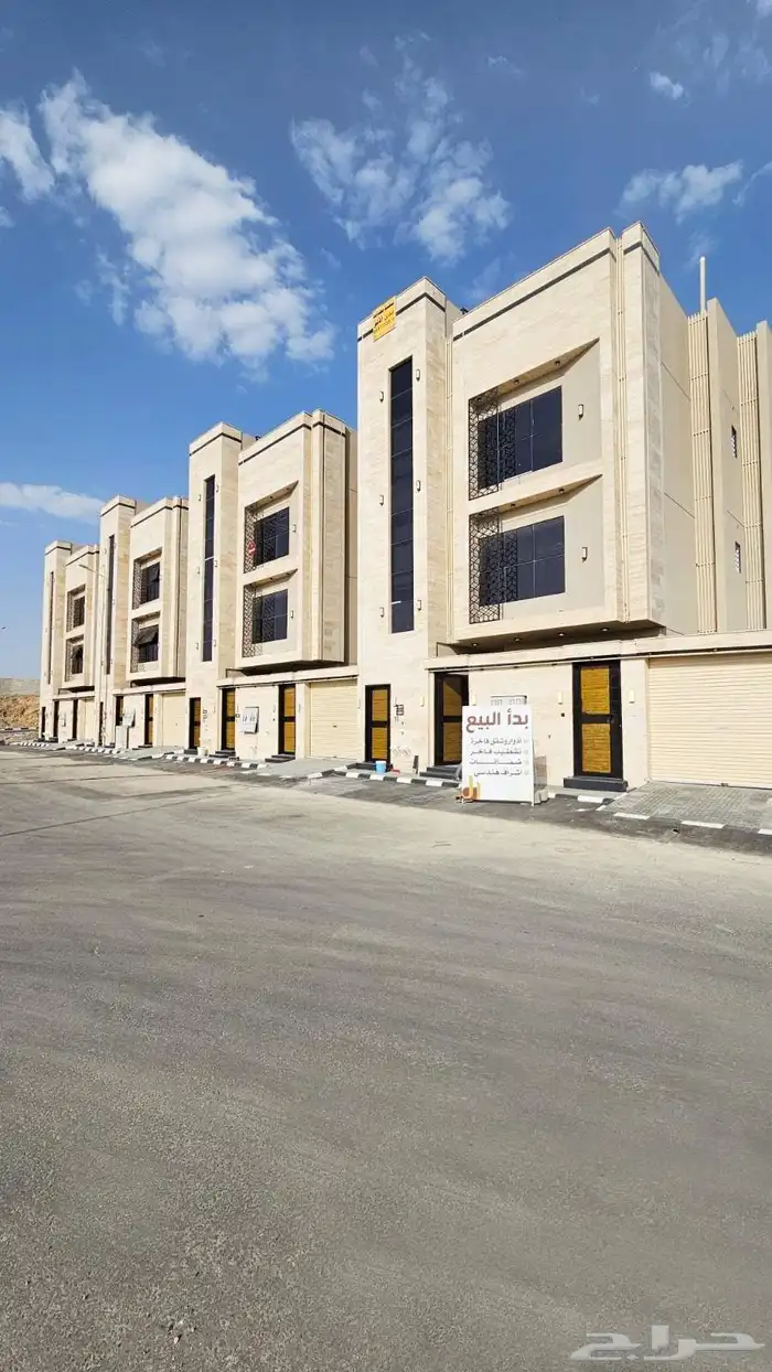 للبيع شقه دور ثاني مع سطح مستقل تشطيبات فاخره 0