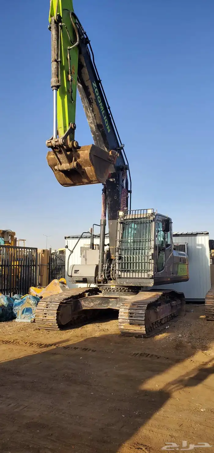 2 بوكلينات زملاين موديل 2023 بطاقه ممشى 6000 الف للتواصل 055 1