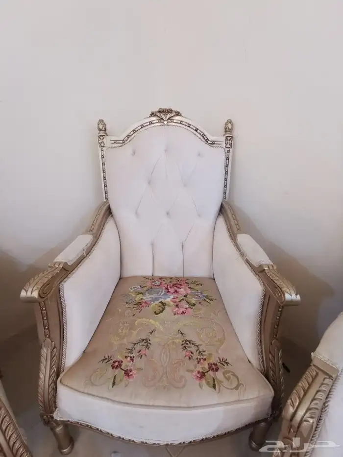 كنب كلاسيكي للبيع 1
