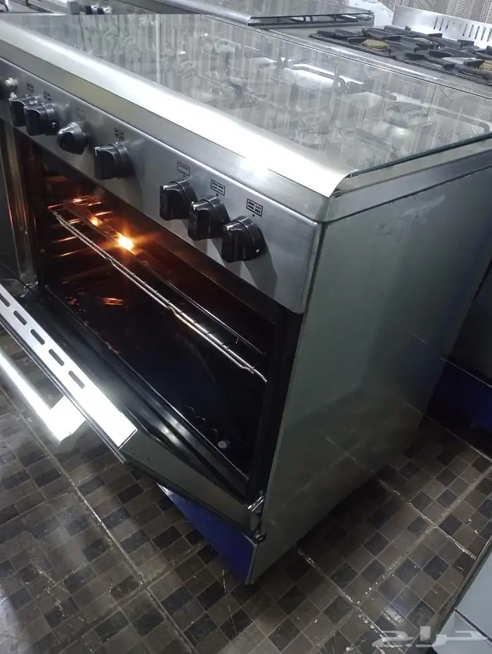 للبيع فرن ايطالي تكنو غاز اصلي مقاس60 90 موجود في المحل جده 1