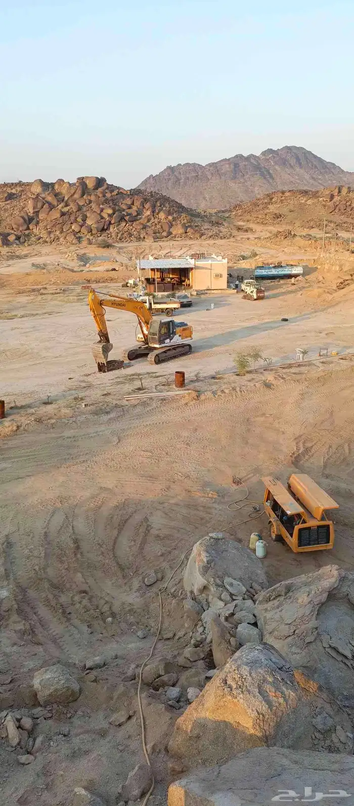 بكلين للايجار لقص الجبال وهدم المباني 4