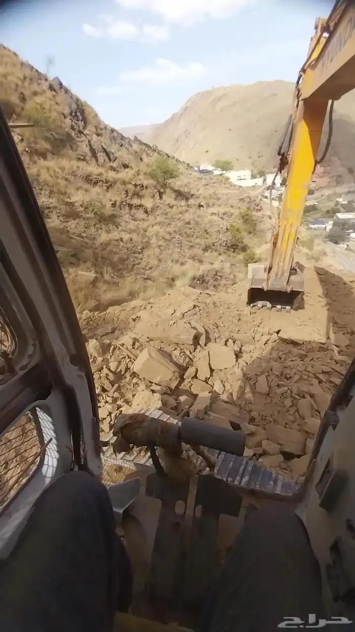 سائق بوكلين ذو خبره عاليه 0