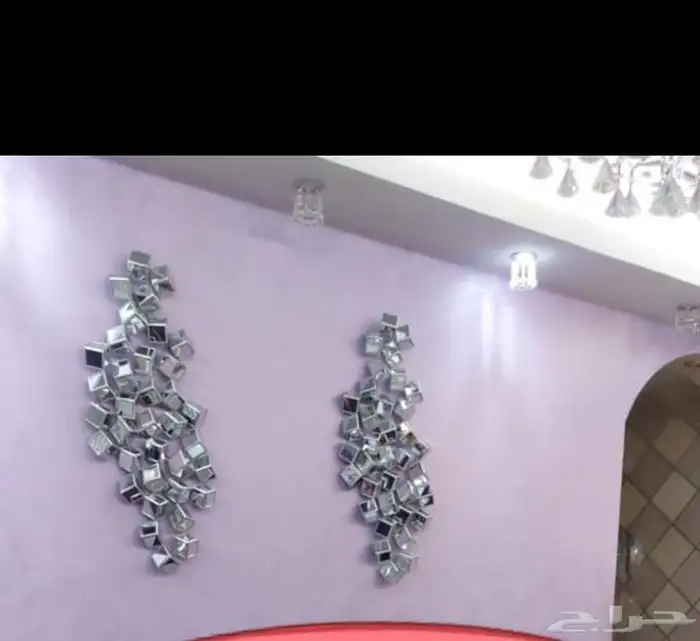 للبيع ساعه وبرواز جداري 1
