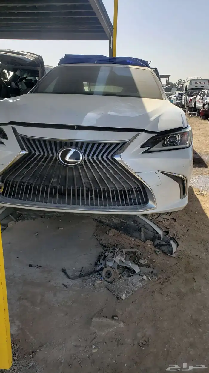 لكزس اي اس 350مديل2019 تشليح الحائرفي الرياض 0