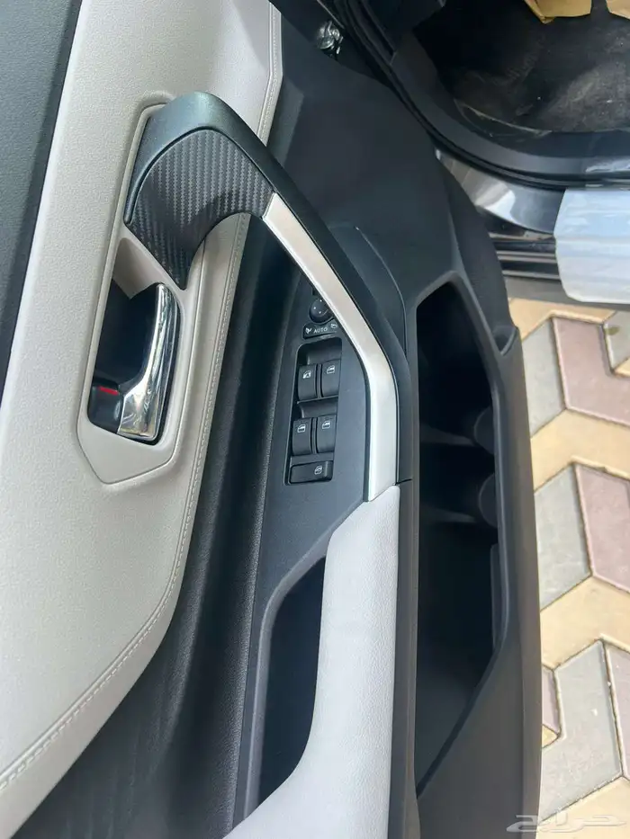 تويوتا فيلوز GLX بنزين 2025 كاش وتقسيط 16