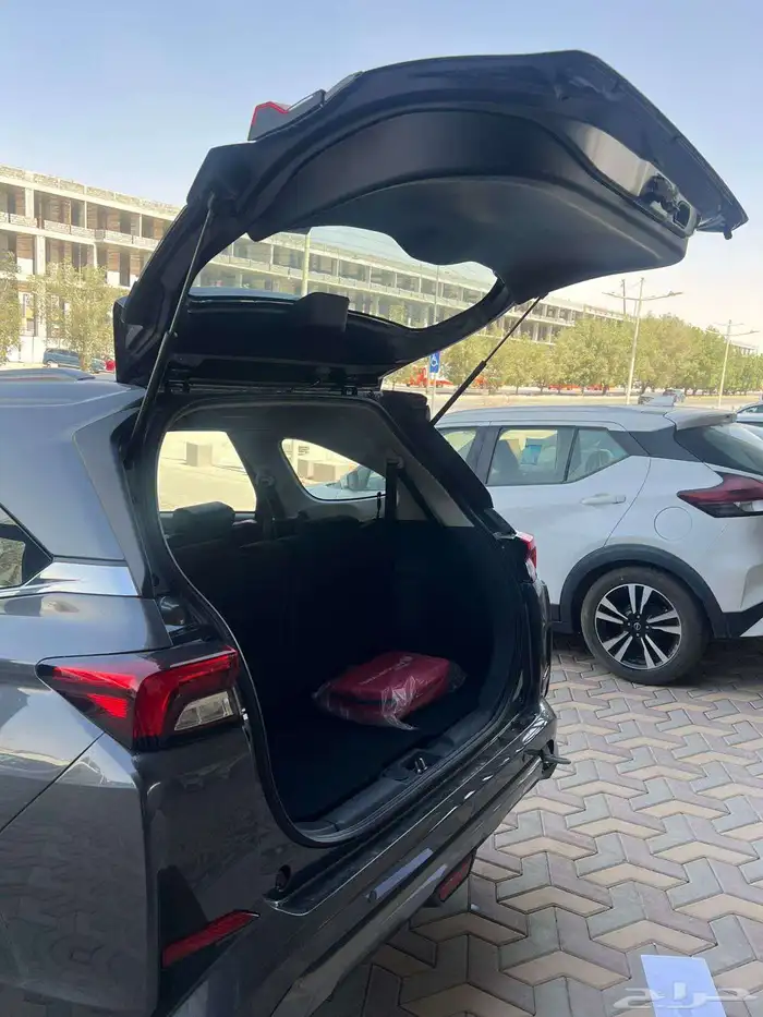 تويوتا فيلوز GLX بنزين 2025 كاش وتقسيط 9