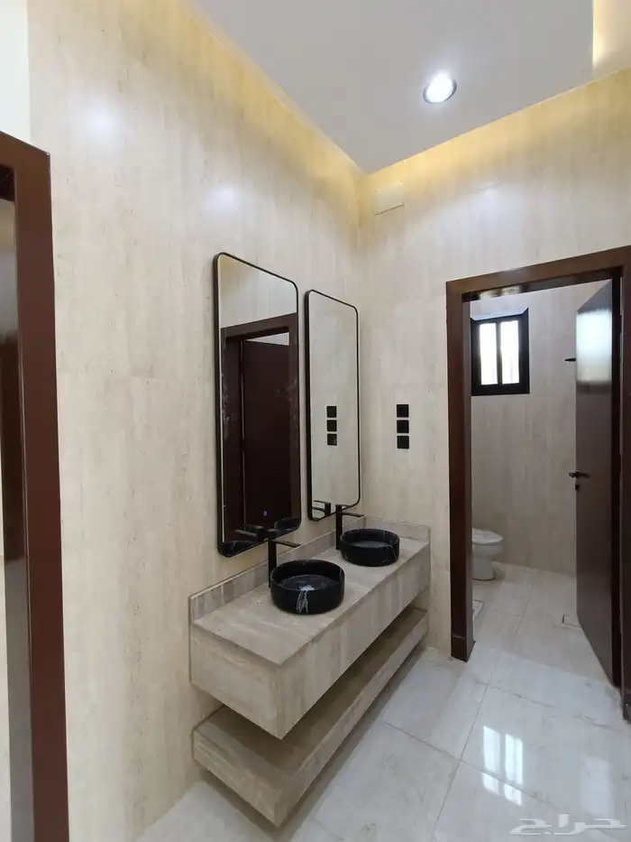 للبيع ادوار ارضيه وعلويه مدخل مستقل تشطيبات Vib 4