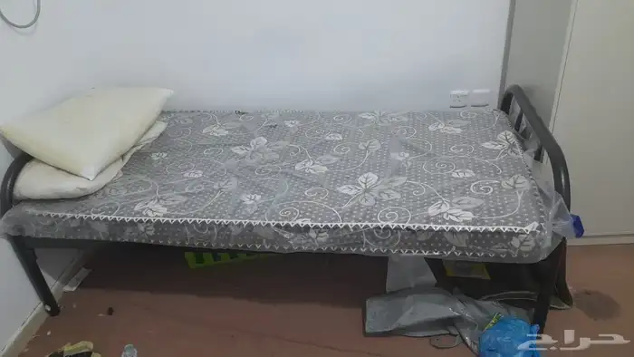 سرير ومرتبه ودلاب خشب وبوتاجاز غاز واسطونة غاز 0
