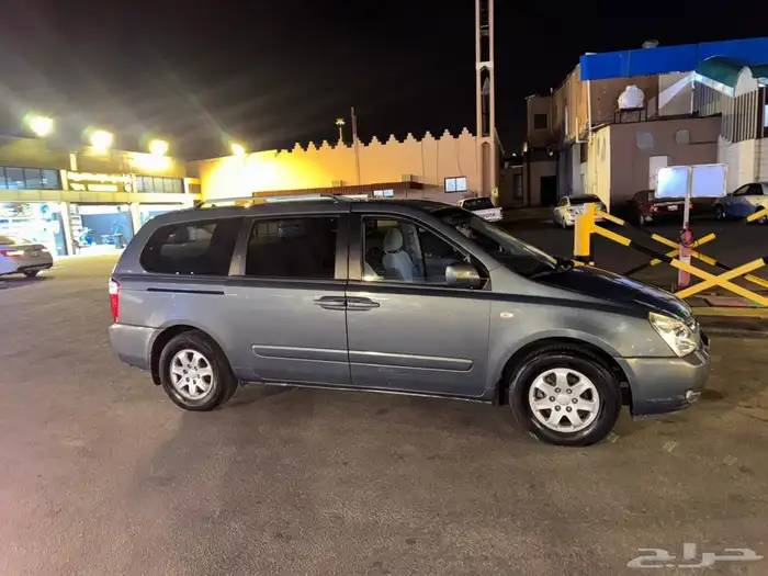 كيا كرنفال موديل 2009 24