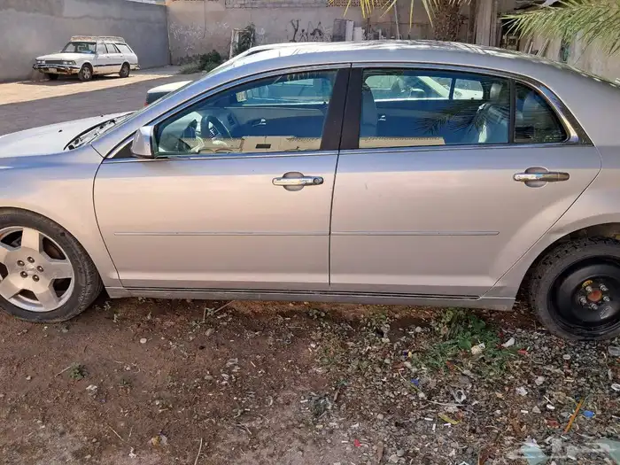 للبيع سيارة نضيفة ماليبو البودي وكالة القير شرط المكينة 0