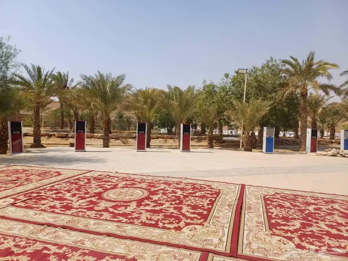 ييتوفر لدينا كافة خدمات الحفلات والمناسبات وايام العزاء ل 4