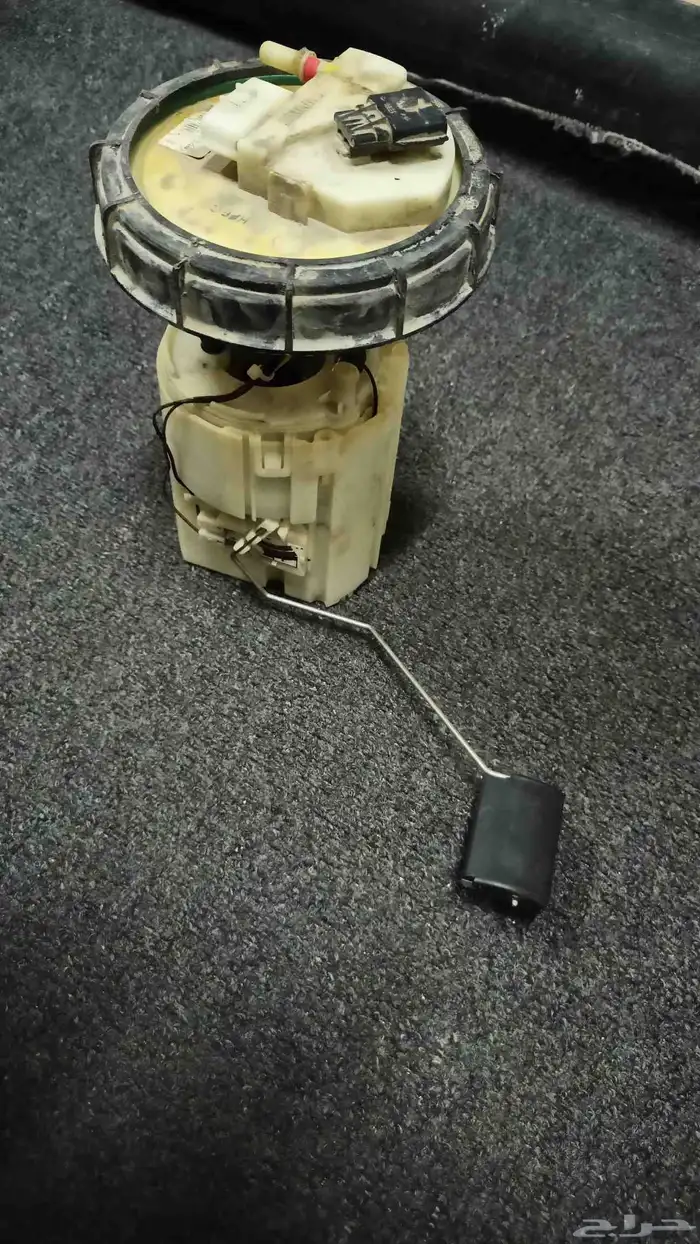 قطع غيار رينو 2012 طرمبه بنزين  بخاخات مع المسطره 2