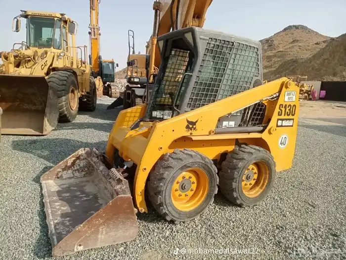 ابو فارس لجميع المعدات الثقيله للايجار يومي شهري سنوي الرياض 5