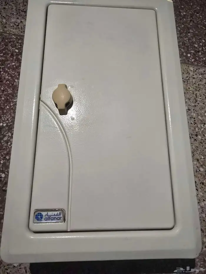 قاطع الفنار 100 أمبير نظيف جدا 0