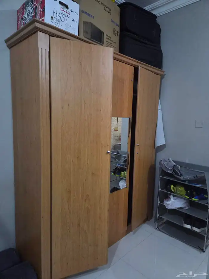 دولاب وكنبايتان بينفتحو بصيرو سرير وبيتخزن فيهم أغراض 0