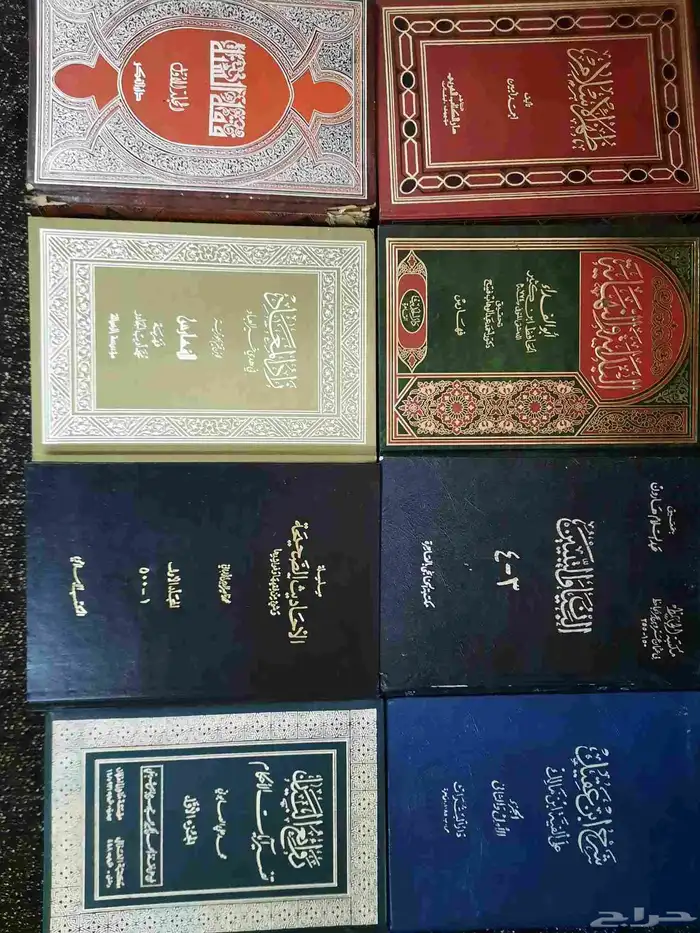 كتب دين ولغه وشعر وادب مستخدمه نظيفه للبيع. 5